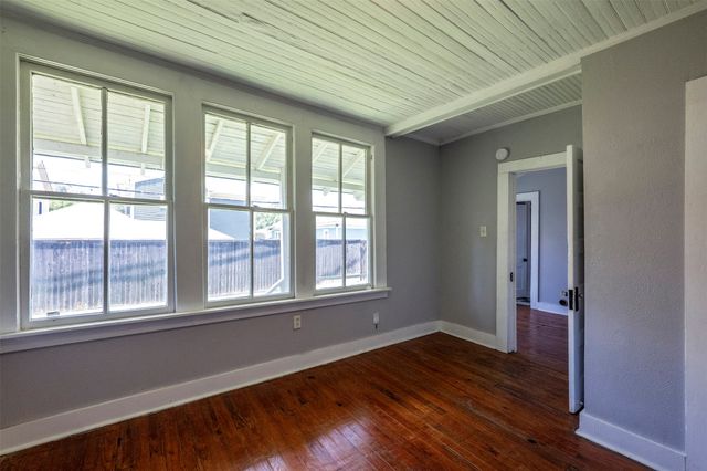 1804 Lipscomb Street, Fort Worth, TX 76110