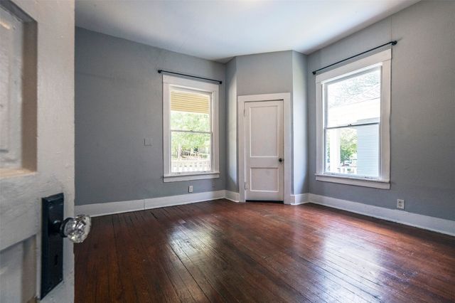 1804 Lipscomb Street, Fort Worth, TX 76110