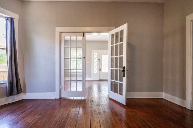 1804 Lipscomb Street, Fort Worth, TX 76110