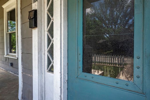 1804 Lipscomb Street, Fort Worth, TX 76110
