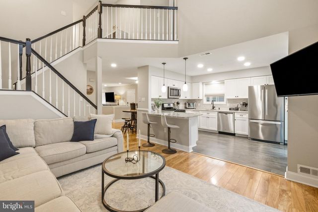 12 SAWGRASS CT, Blackwood, NJ 08012