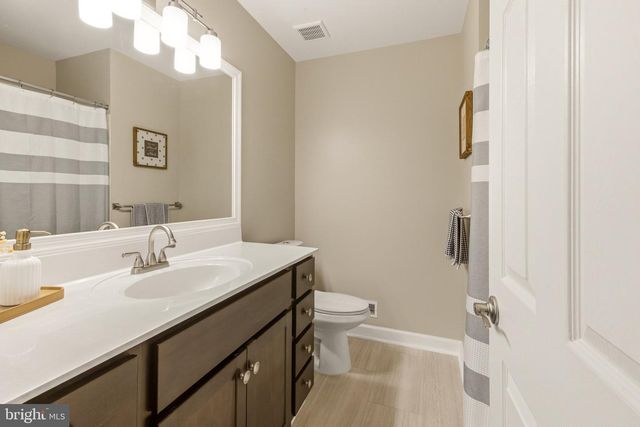 12 SAWGRASS CT, Blackwood, NJ 08012