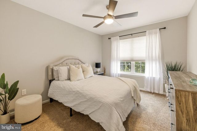 12 SAWGRASS CT, Blackwood, NJ 08012