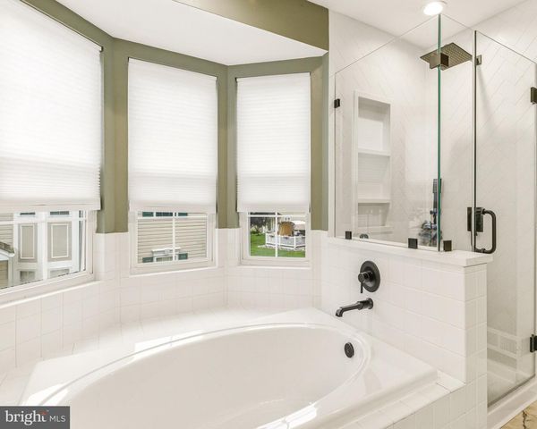 12 SAWGRASS CT, Blackwood, NJ 08012