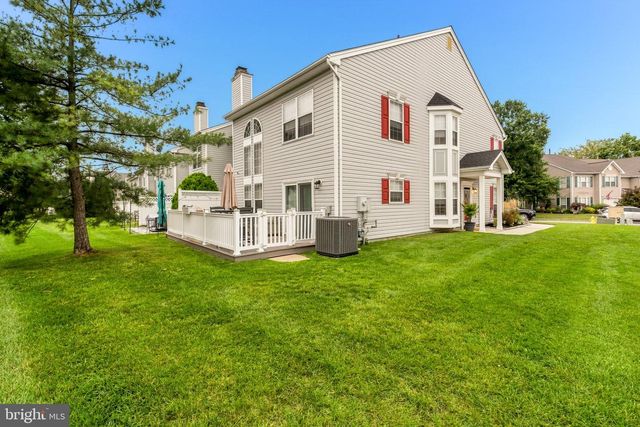 12 SAWGRASS CT, Blackwood, NJ 08012