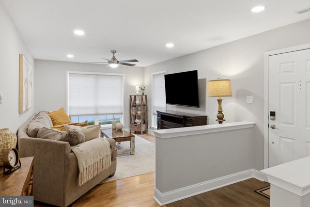 12 SAWGRASS CT, Blackwood, NJ 08012