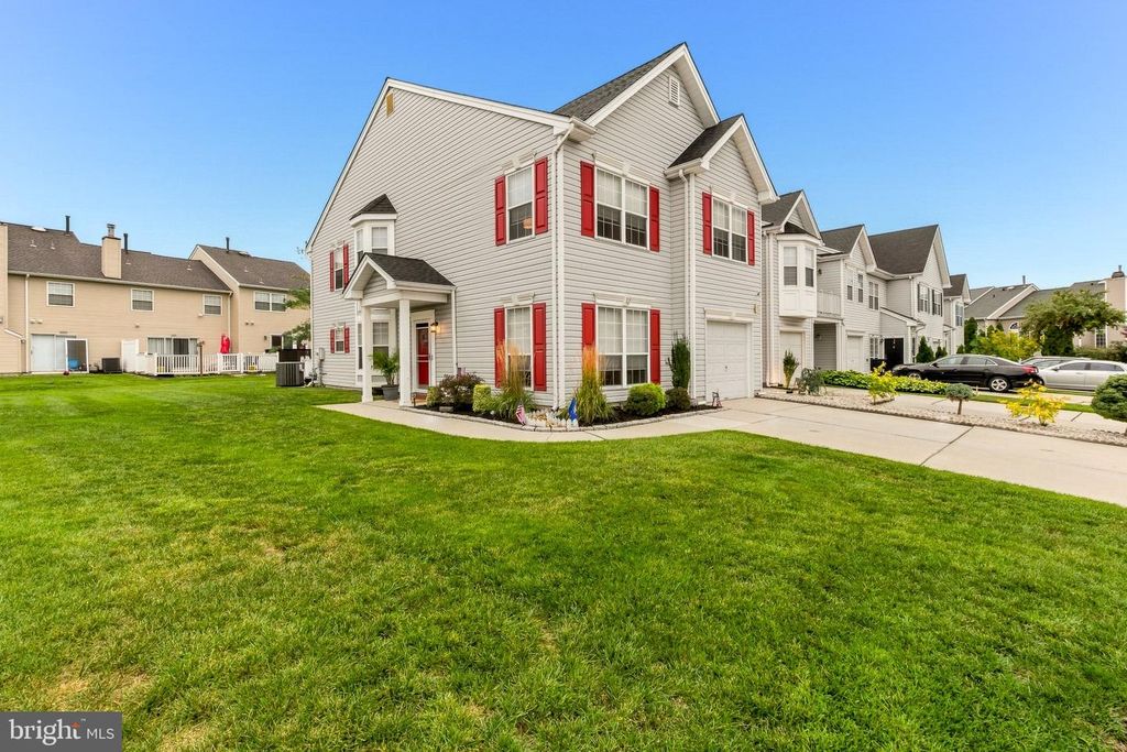 12 SAWGRASS CT, Blackwood, NJ 08012