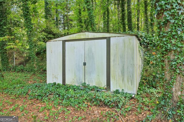 5233 McCarter Station, Stone Mountain, GA 30088