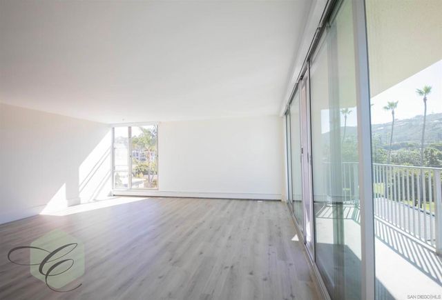 8111 Camino del Oro, San Diego, CA 92037