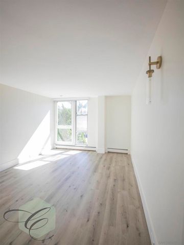 8111 Camino del Oro, San Diego, CA 92037