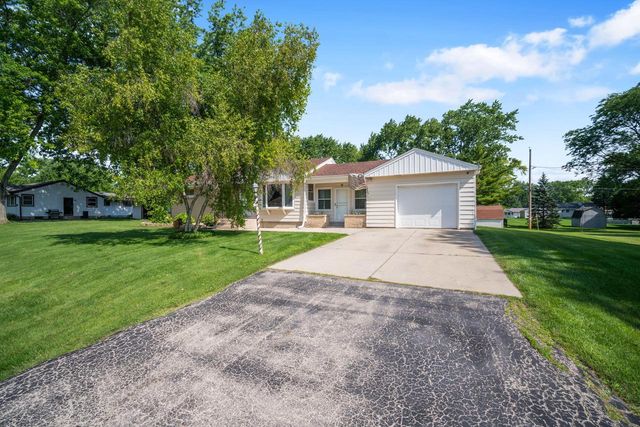 8112 W Elm COURT, Franklin, WI 53132