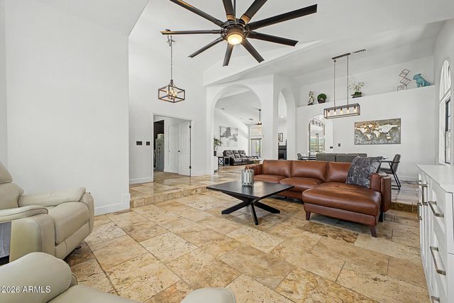 926 W COAST Drive, Gilbert, AZ 85233