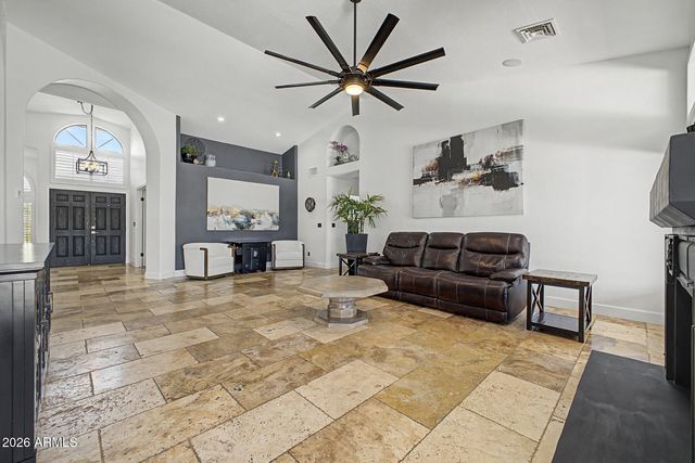 926 W COAST Drive, Gilbert, AZ 85233