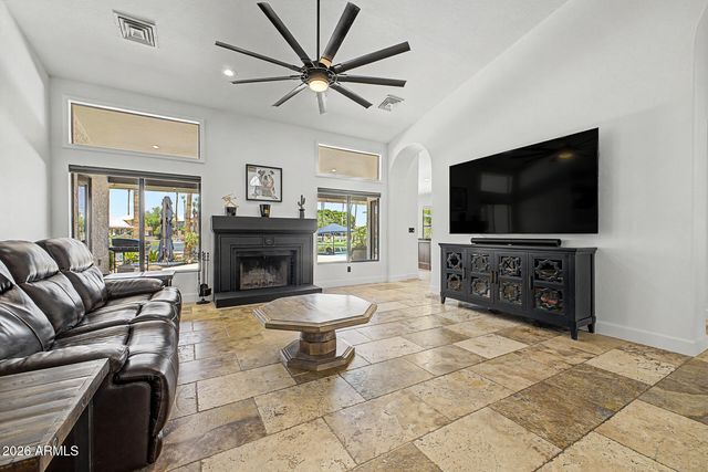 926 W COAST Drive, Gilbert, AZ 85233