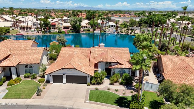 926 W COAST Drive, Gilbert, AZ 85233