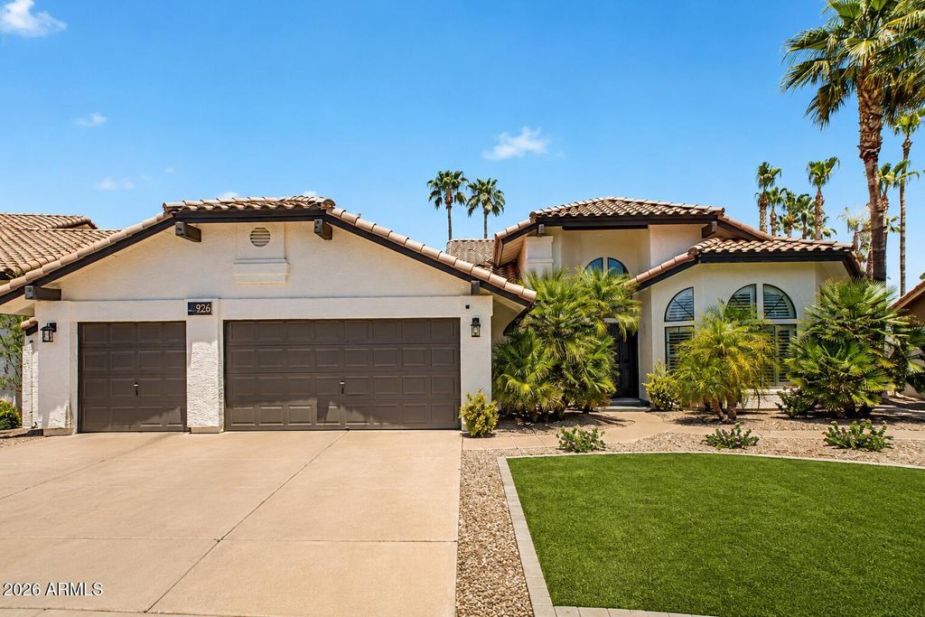 926 W COAST Drive, Gilbert, AZ 85233 — photo 2
