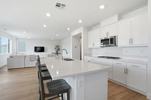 30477 Waterline Drive, Menifee, CA 92584