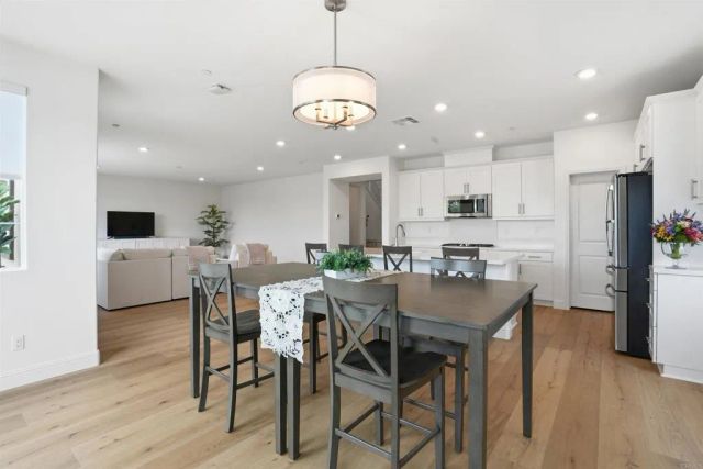 30477 Waterline Drive, Menifee, CA 92584