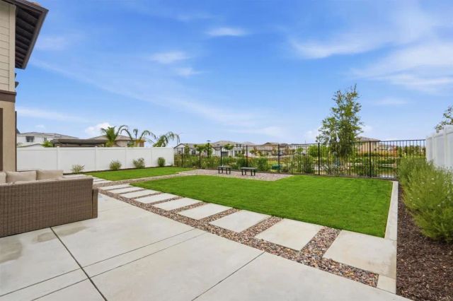 30477 Waterline Drive, Menifee, CA 92584