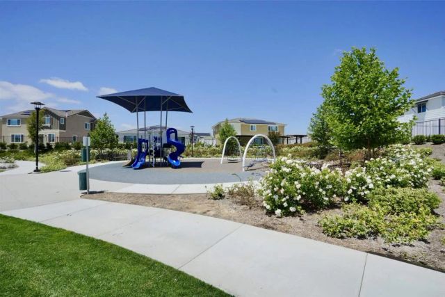30477 Waterline Drive, Menifee, CA 92584