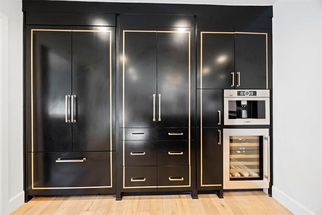 1803 Drakestone Avenue, Nichols Hills, OK 73120