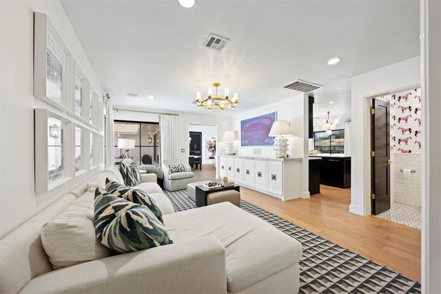 1803 Drakestone Avenue, Nichols Hills, OK 73120