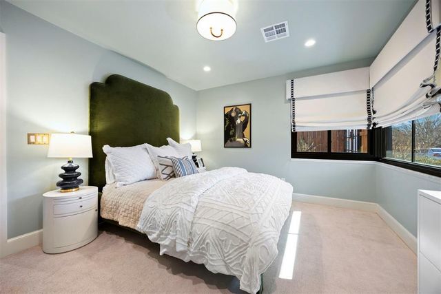 1803 Drakestone Avenue, Nichols Hills, OK 73120