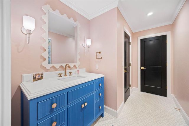 1803 Drakestone Avenue, Nichols Hills, OK 73120