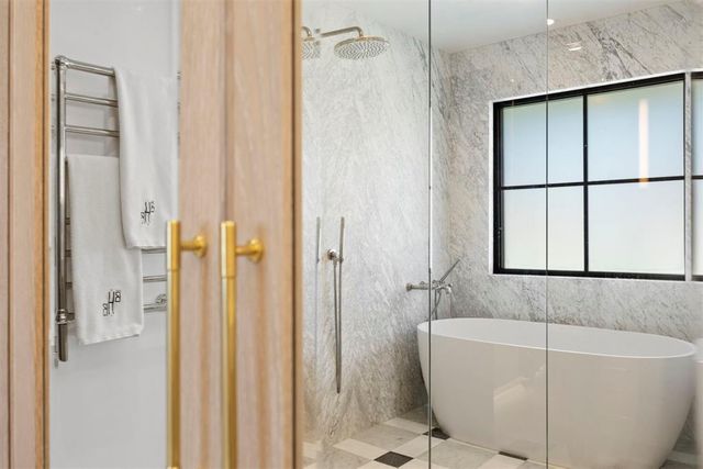 1803 Drakestone Avenue, Nichols Hills, OK 73120