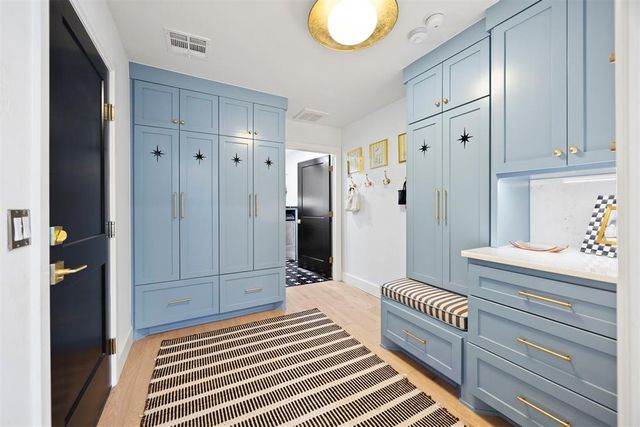 1803 Drakestone Avenue, Nichols Hills, OK 73120