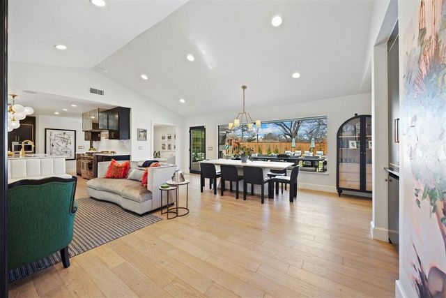 1803 Drakestone Avenue, Nichols Hills, OK 73120