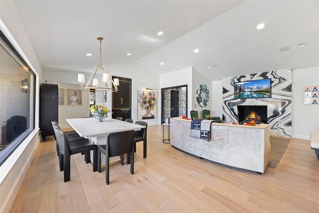 1803 Drakestone Avenue, Nichols Hills, OK 73120