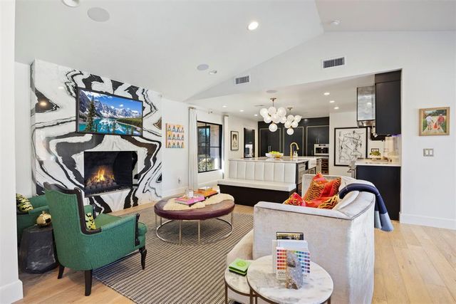 1803 Drakestone Avenue, Nichols Hills, OK 73120