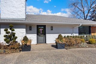 1803 Drakestone Avenue, Nichols Hills, OK 73120