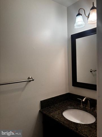 14428 BLACK HORSE CT, Centreville, VA 20120