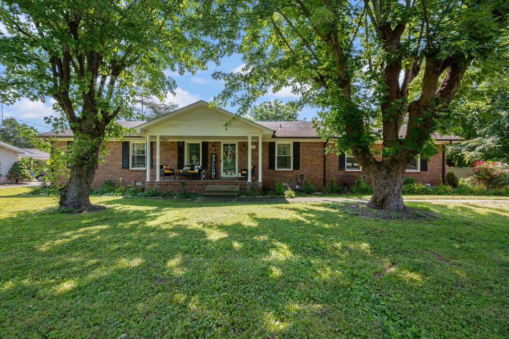 106 McFarlin Rd, Murfreesboro, TN 37130
