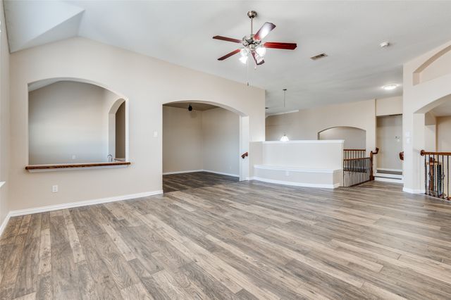 2260 Bald Eagle Way, Grand Prairie, TX 75052