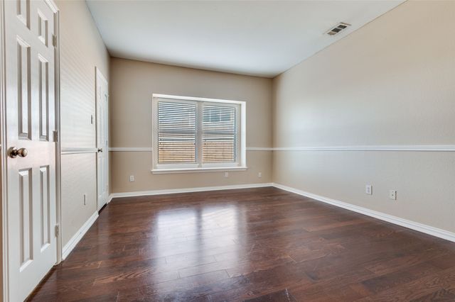 2260 Bald Eagle Way, Grand Prairie, TX 75052