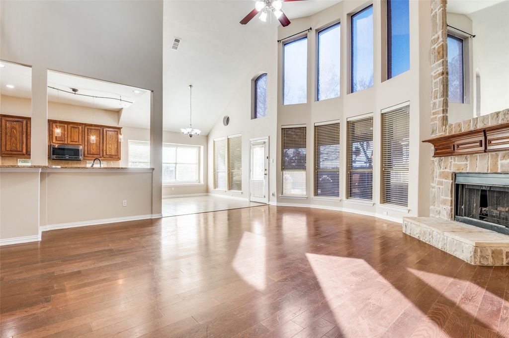 2260 Bald Eagle Way, Grand Prairie, TX 75052