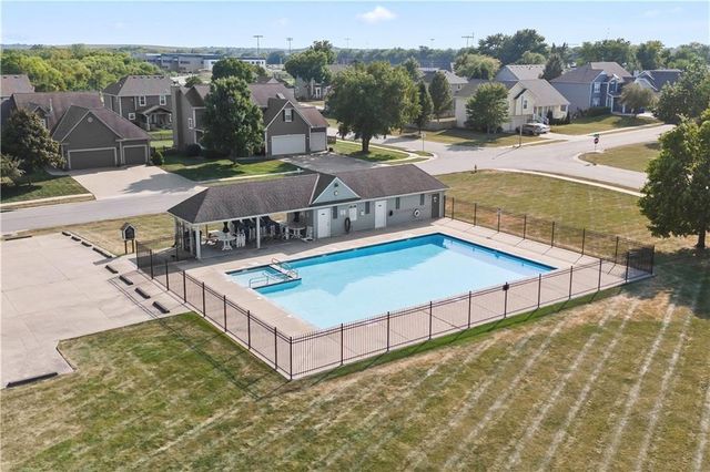 1333 SE 12th Terrace, Lee's Summit, MO 64081