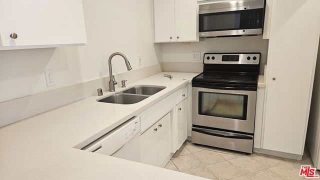 827 2nd Street 303, Santa Monica, CA 90403