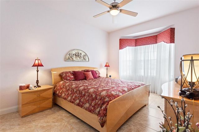 352 MEANDERING WAY, Polk City, FL 33868
