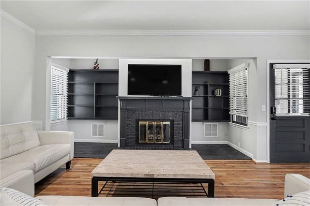 7070 Glenridge Drive, Atlanta, GA 30328