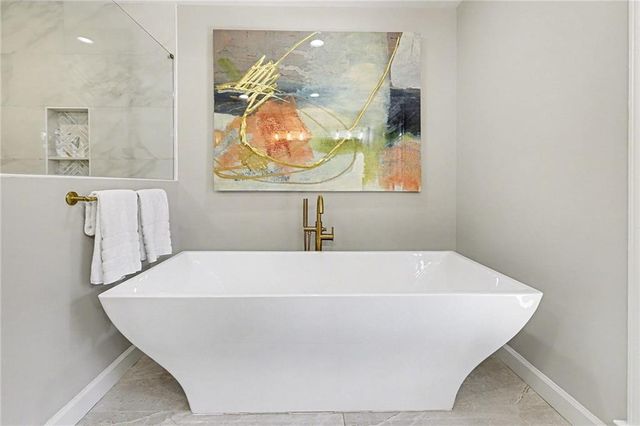 7070 Glenridge Drive, Atlanta, GA 30328