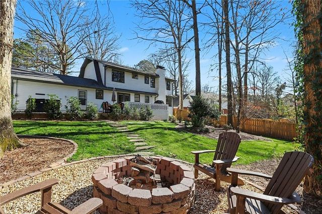 7070 Glenridge Drive, Atlanta, GA 30328