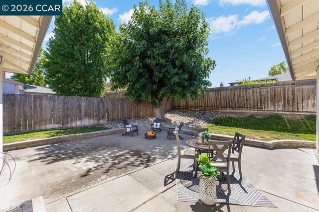 1236 Rolling Hill Ct, Martinez, CA 94553