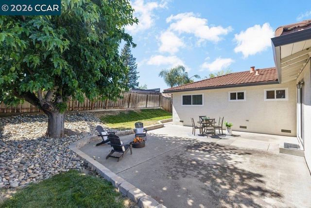 1236 Rolling Hill Ct, Martinez, CA 94553