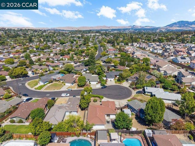 1236 Rolling Hill Ct, Martinez, CA 94553