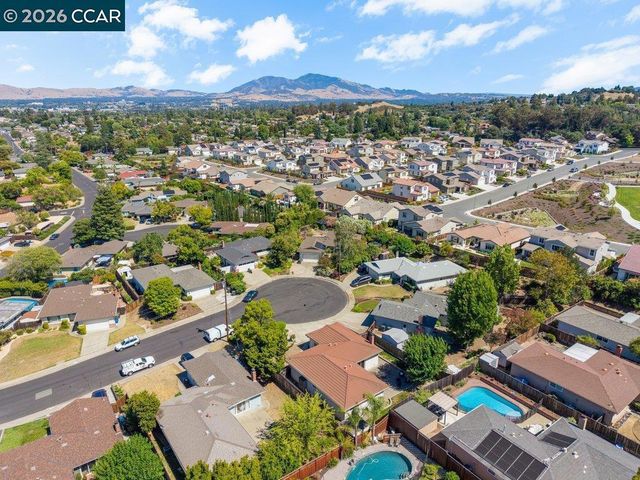 1236 Rolling Hill Ct, Martinez, CA 94553
