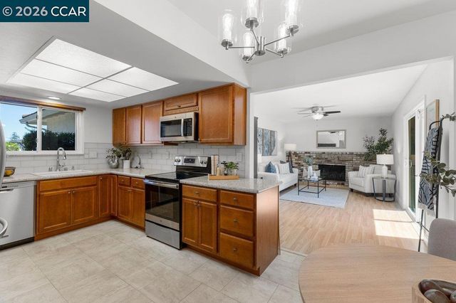 1236 Rolling Hill Ct, Martinez, CA 94553